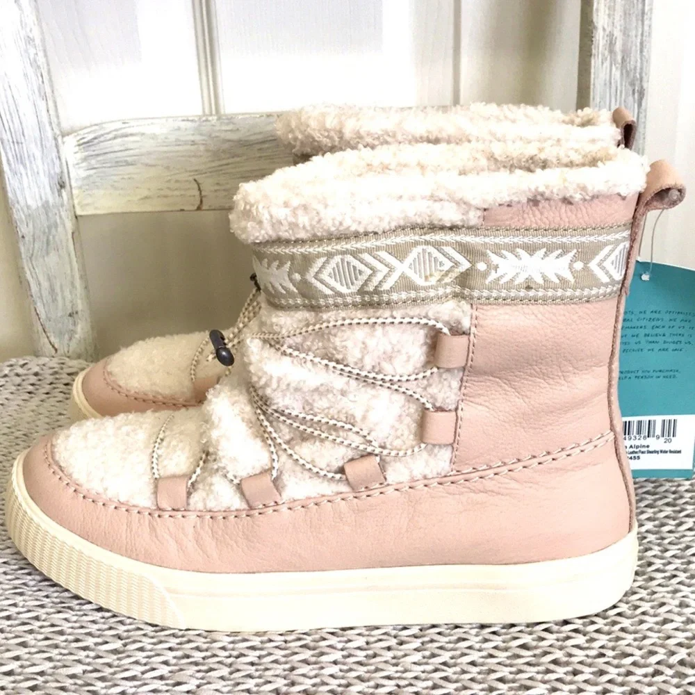 NWT Toms Alpine Boots in Dark Blush